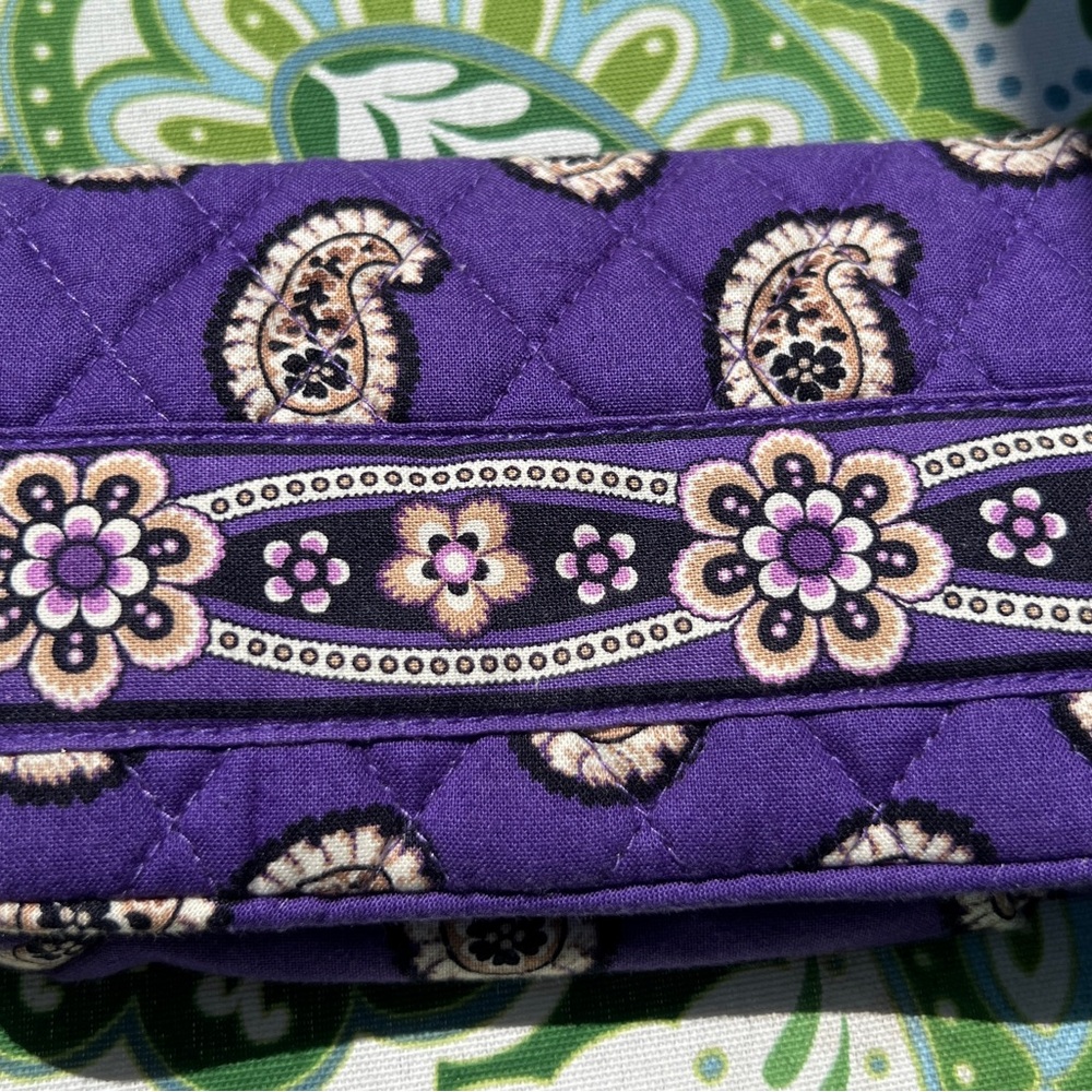 Vera Bradley Purple Quilted Paisley Women's Wallet - Simply Violet Pattern - Picture 4 of 6